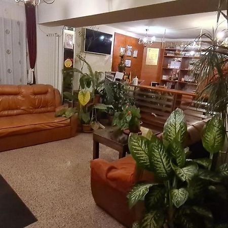 Hotel Sym Ploieşti Exteriör bild